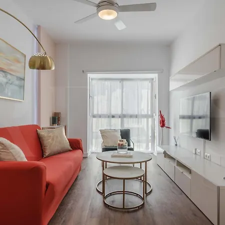 Designed Minimalist - Center By Rems Malaga