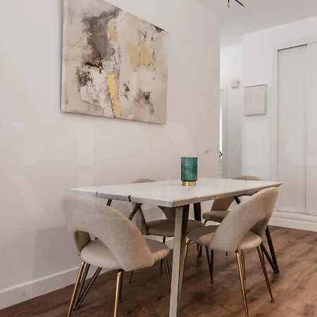 Designed Minimalist - Center By Rems